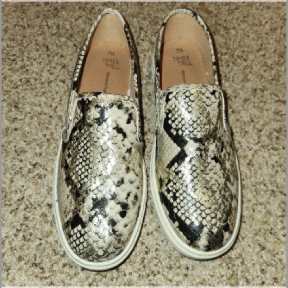 Time & Tru Memory Foam Faux Snake Skin Shoes